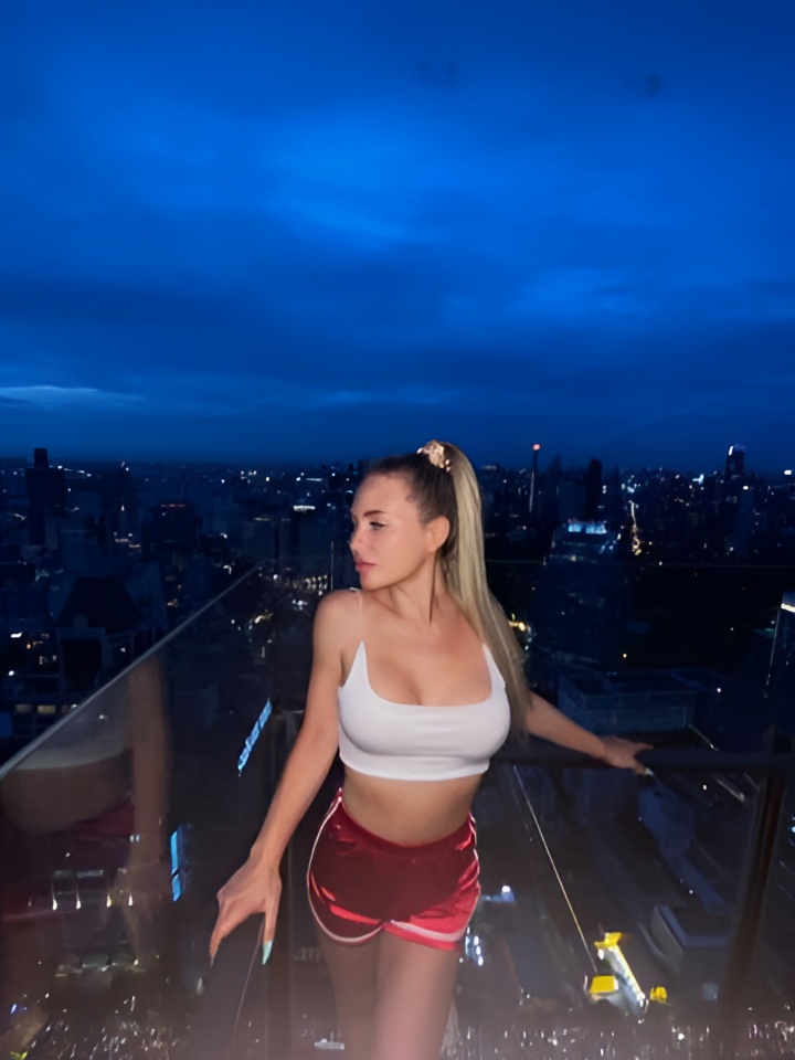 Лаура привлекальеная девушка из Юбилейного цена от 3000 руб